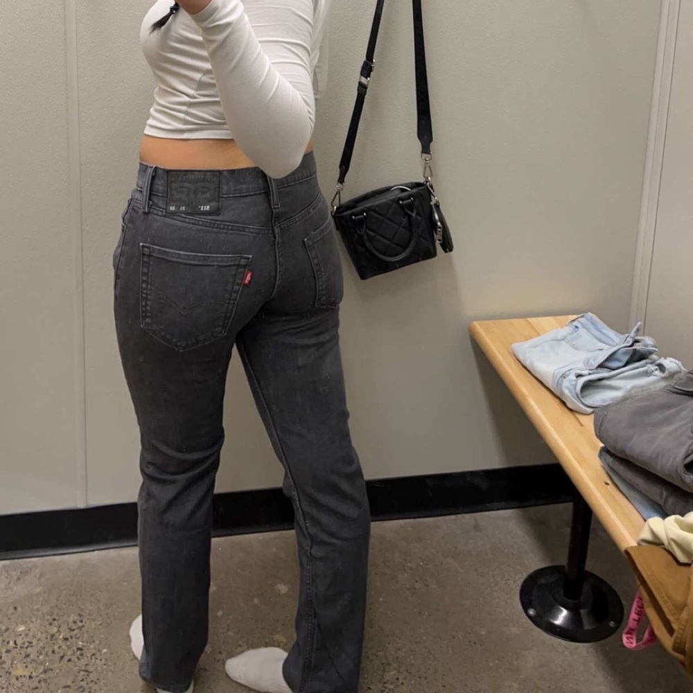 LEVI JEANS - Picture 2 of 2